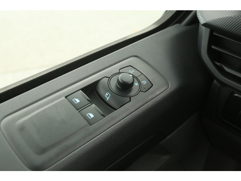 Ford E-Transit Custom